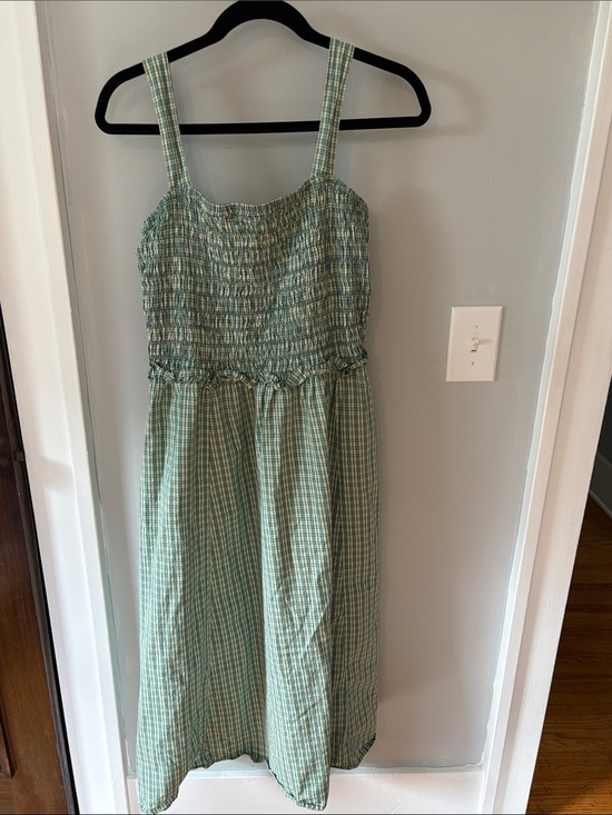 Old Navy Dresses & Skirts - GUC Old Navy Green Gingham Smocked Maxi Dress Size L